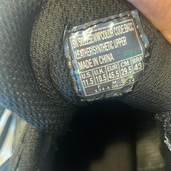 Men’s Skechers Athletics. Like new only worn once indoors! Black. Size 11.5 (US) - Picture 10 of 11